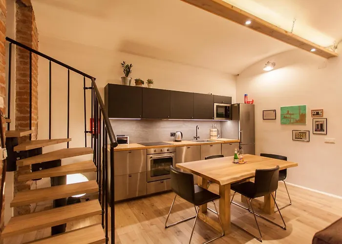 Апартаменты Zentrales Industrial Street-loft *